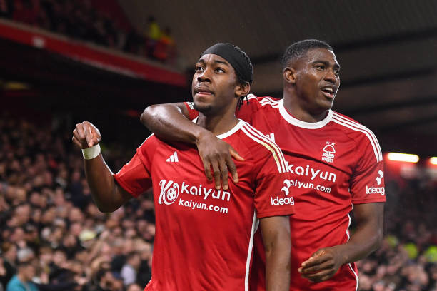 安提出了离 安提出了离